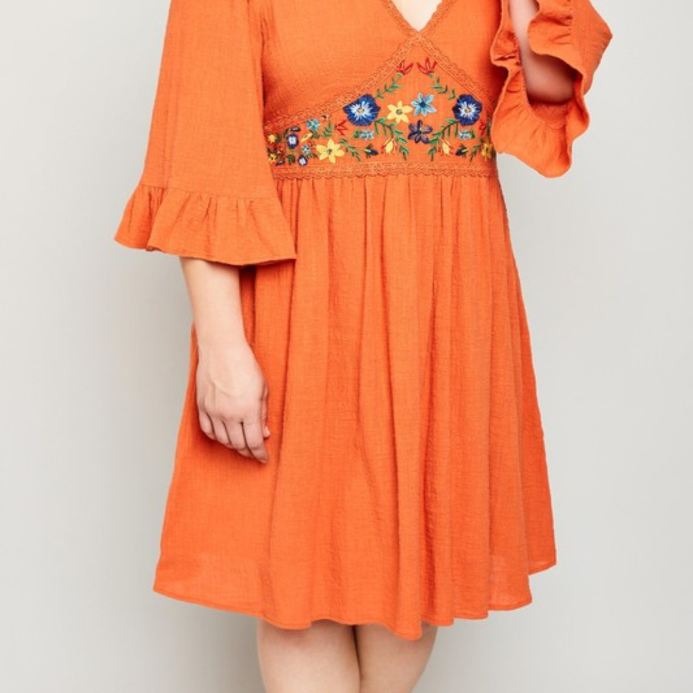 *ONLY 1 LEFT* Embroidered Floral Tunic Dress - Picture 5 of 7